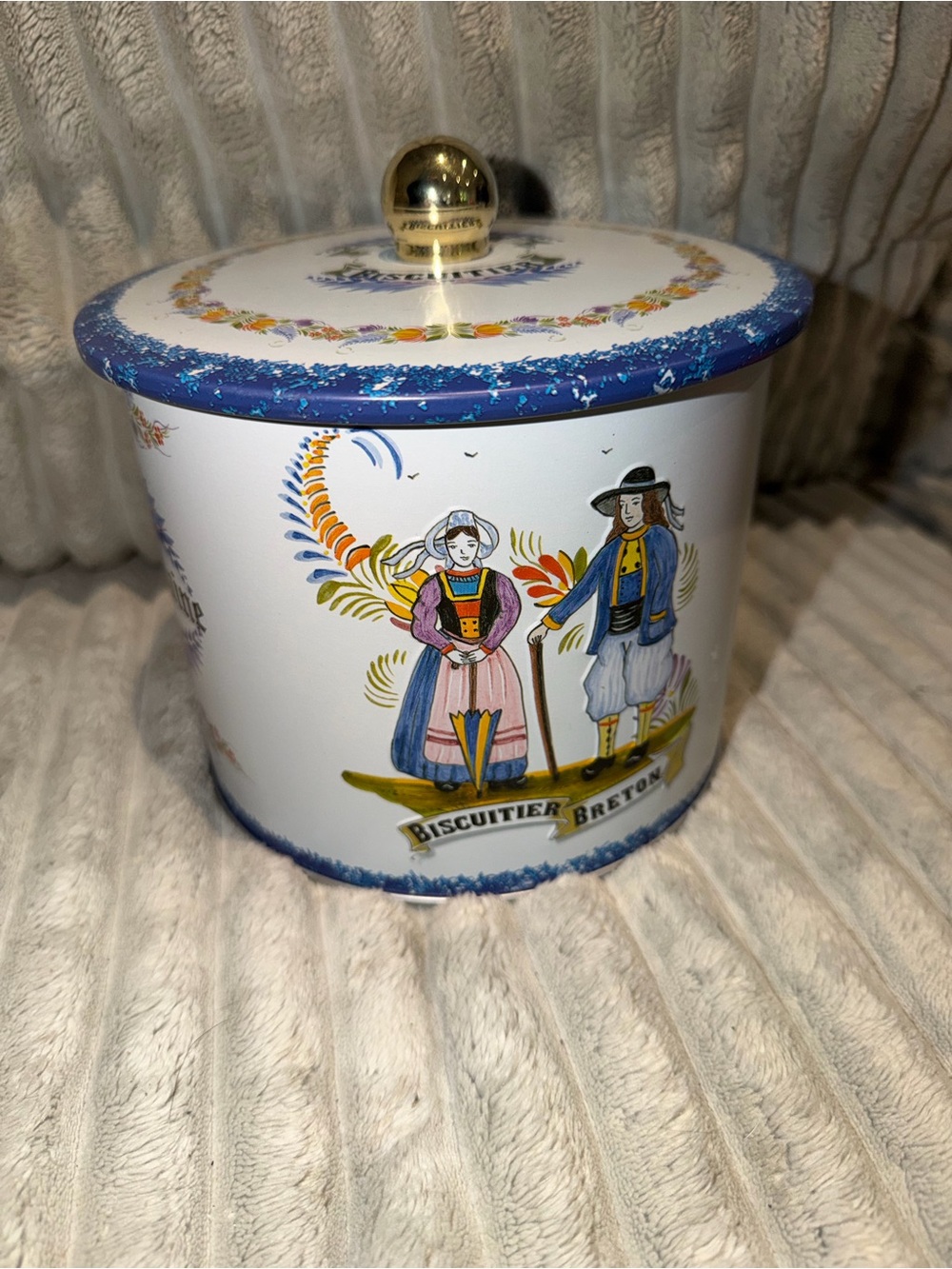Biscuitier Breton Decorative Cookie Tin - White & Blue